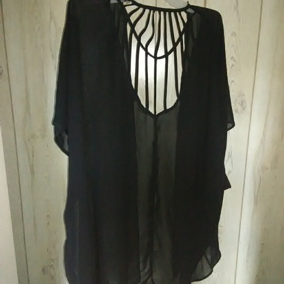 Women's Top - Picture 2 of 2